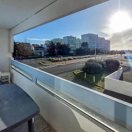 1 Bedroom Awesome In Apartman *