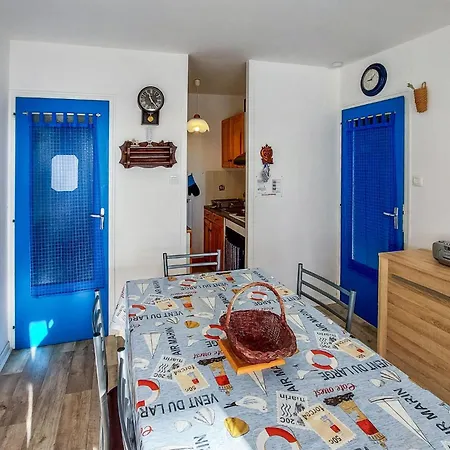 1 Bedroom Awesome In * Saint-Hilaire-de-Riez