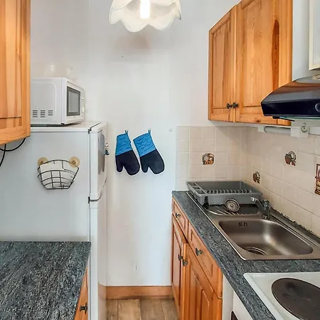 1 Bedroom Awesome In Apartman Saint-Hilaire-de-Riez